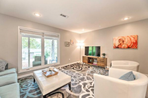 Chic Fayetteville Home with Art - 2 Mi to Dtwn!